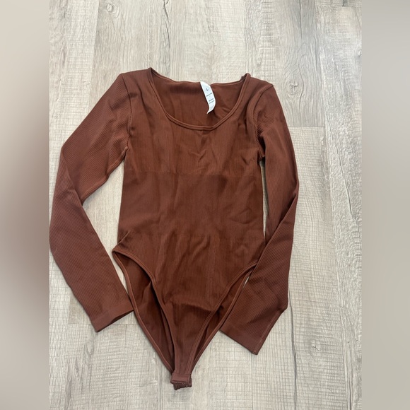 suukess Tops - Chic Long Sleeve Brown Bodysuit